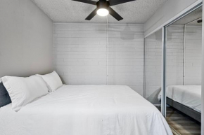 Modern 1B1B Studio Oasis in Old Town